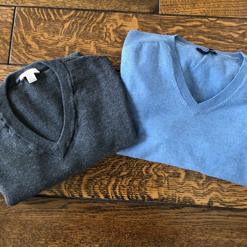 TWO Gap Men’s V-Neck Sweaters